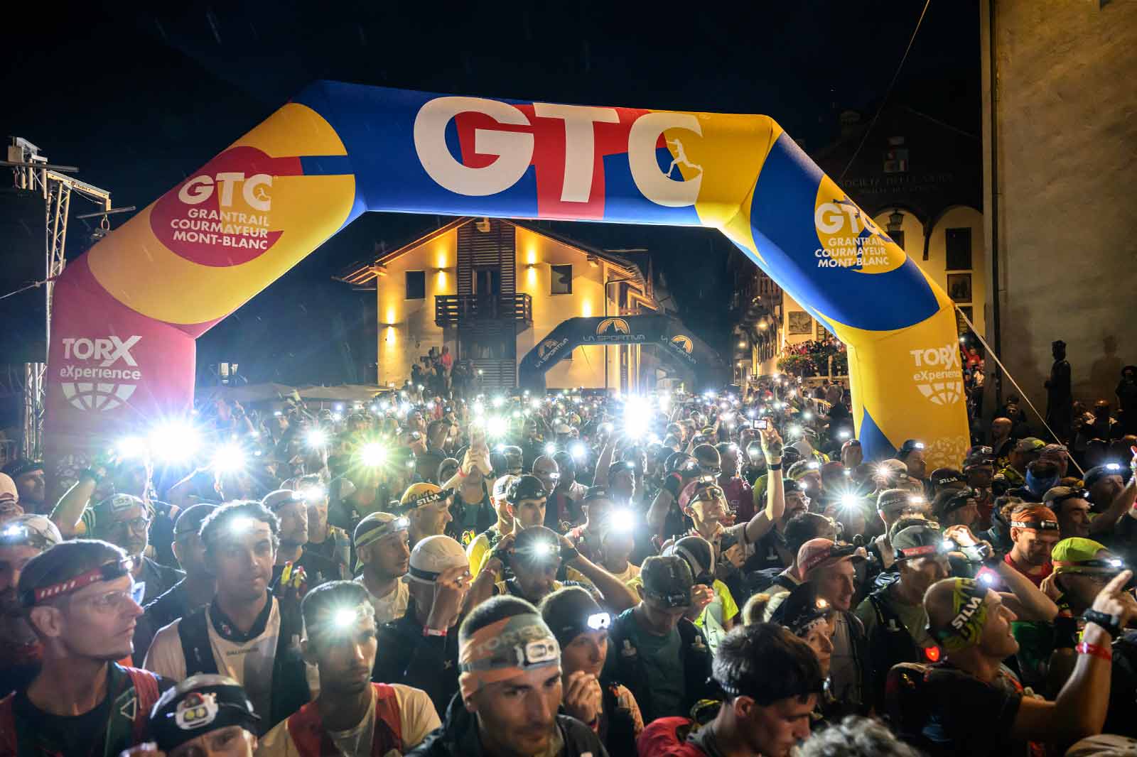 Lluvia y espectáculo en el Gran Trail Courmayeur